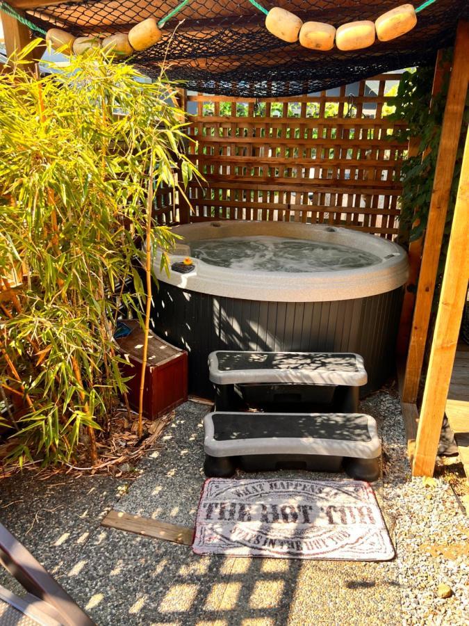 Seas The Day House 5 Star Hottub Pets Bbq Fire Premier Location Hotel Gibsons Exterior foto